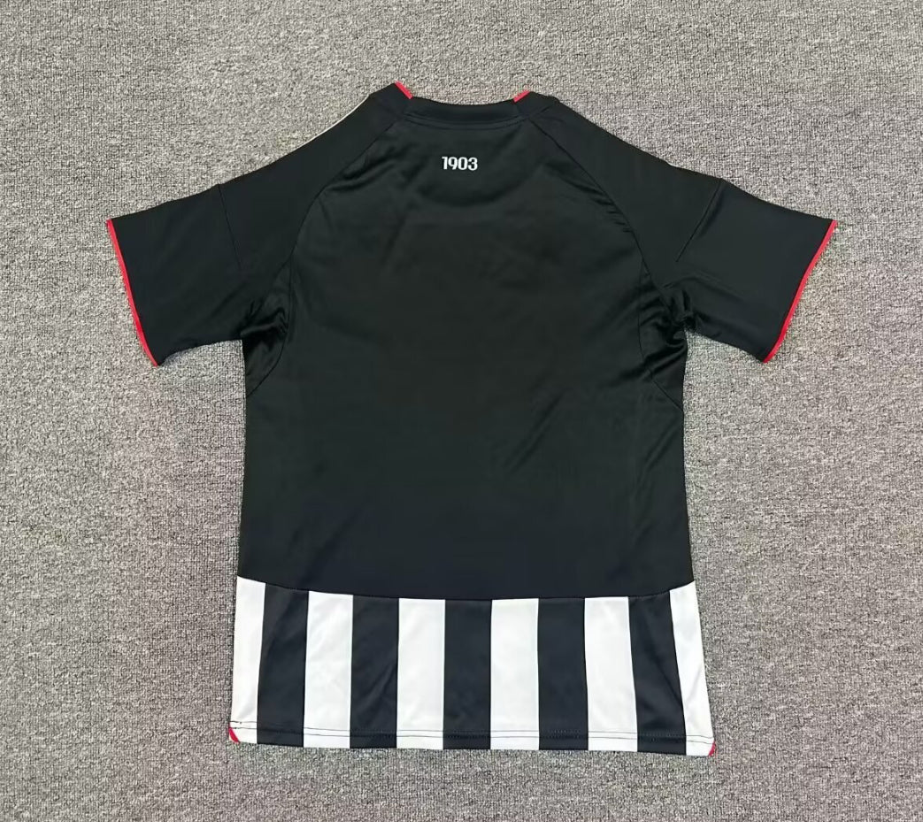 Footoriq Kits: La Zone Du Peuple