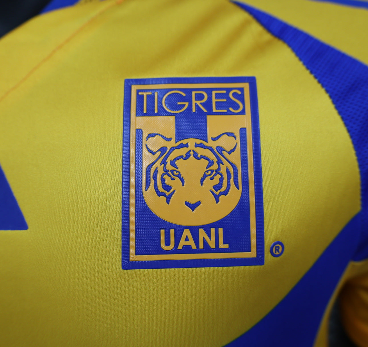 Gelbes Tigers-Heimtrikot 24/25
