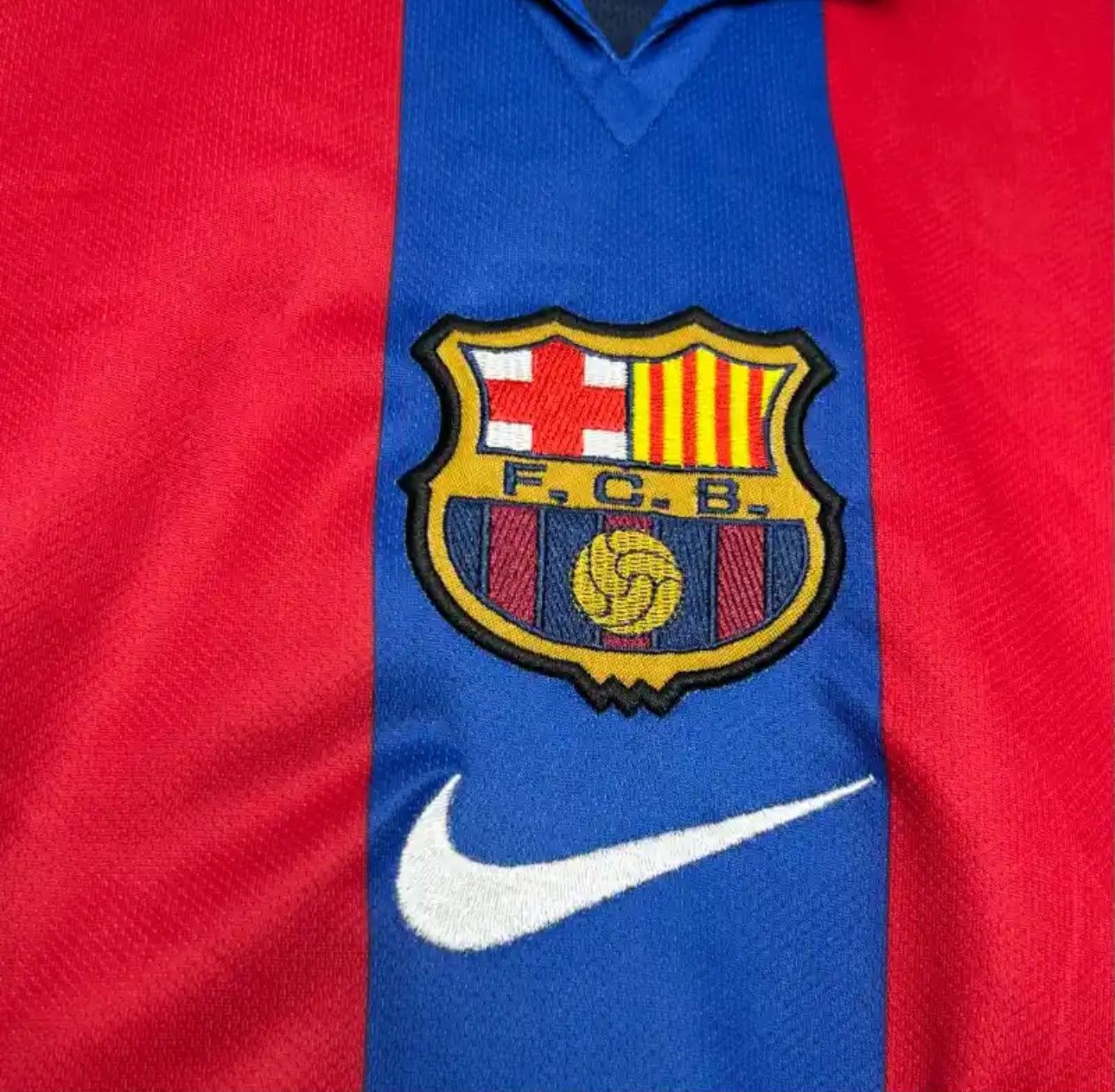 FC Barcelona Retro Home Jersey 04/05 Home