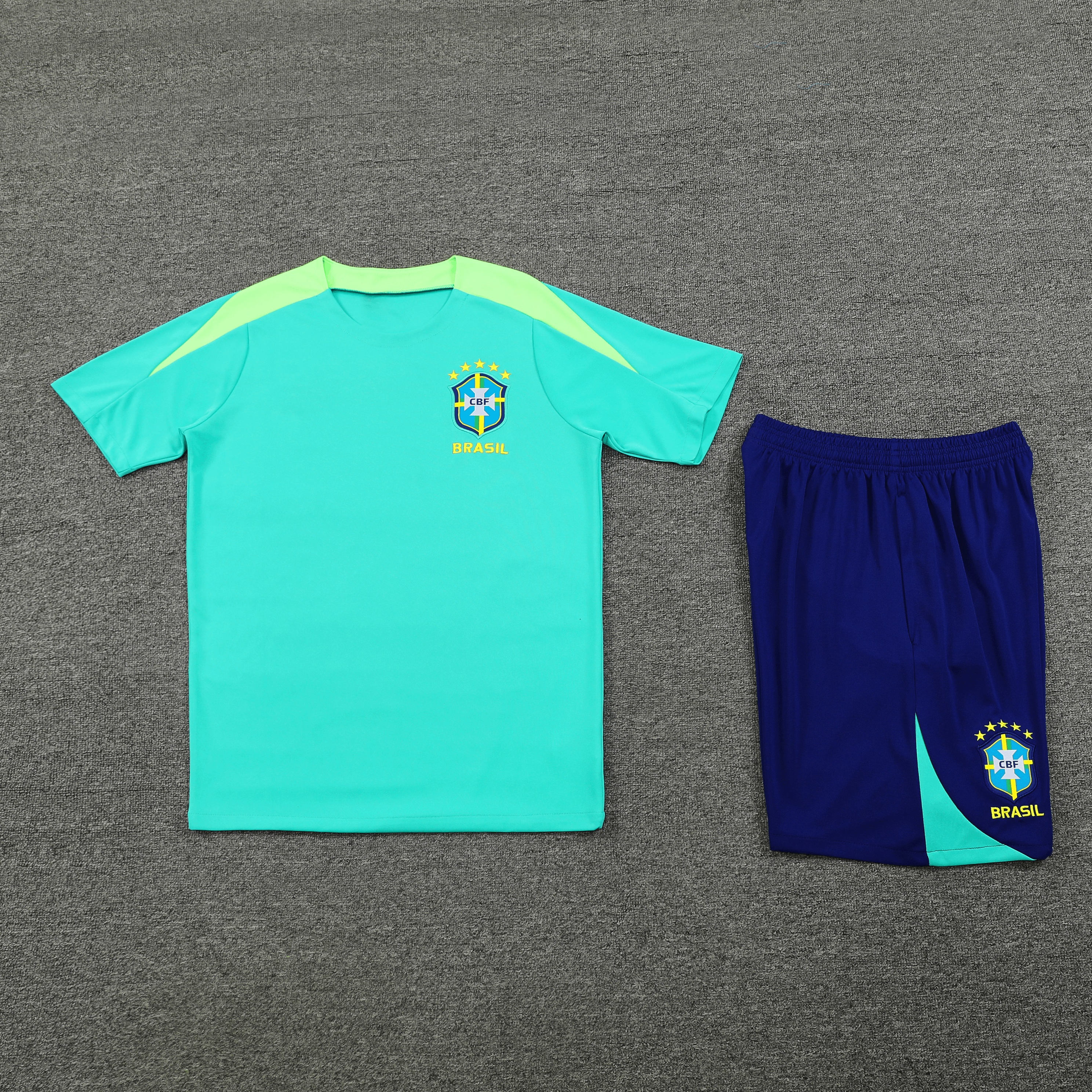 Adult Training Kit Brazil 24/25