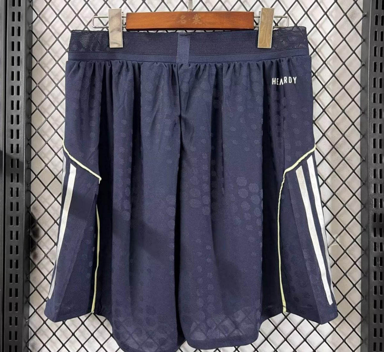 Footoriq Kits: La Zone Du Peuple