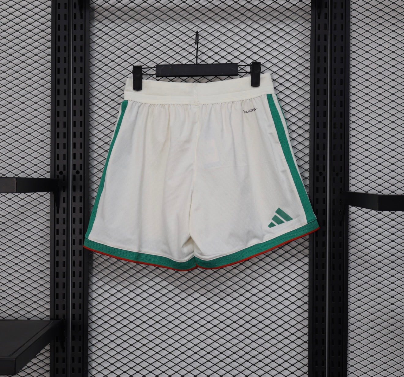 {{ product_title }} – maillot de football adulte et enfant personnalisable