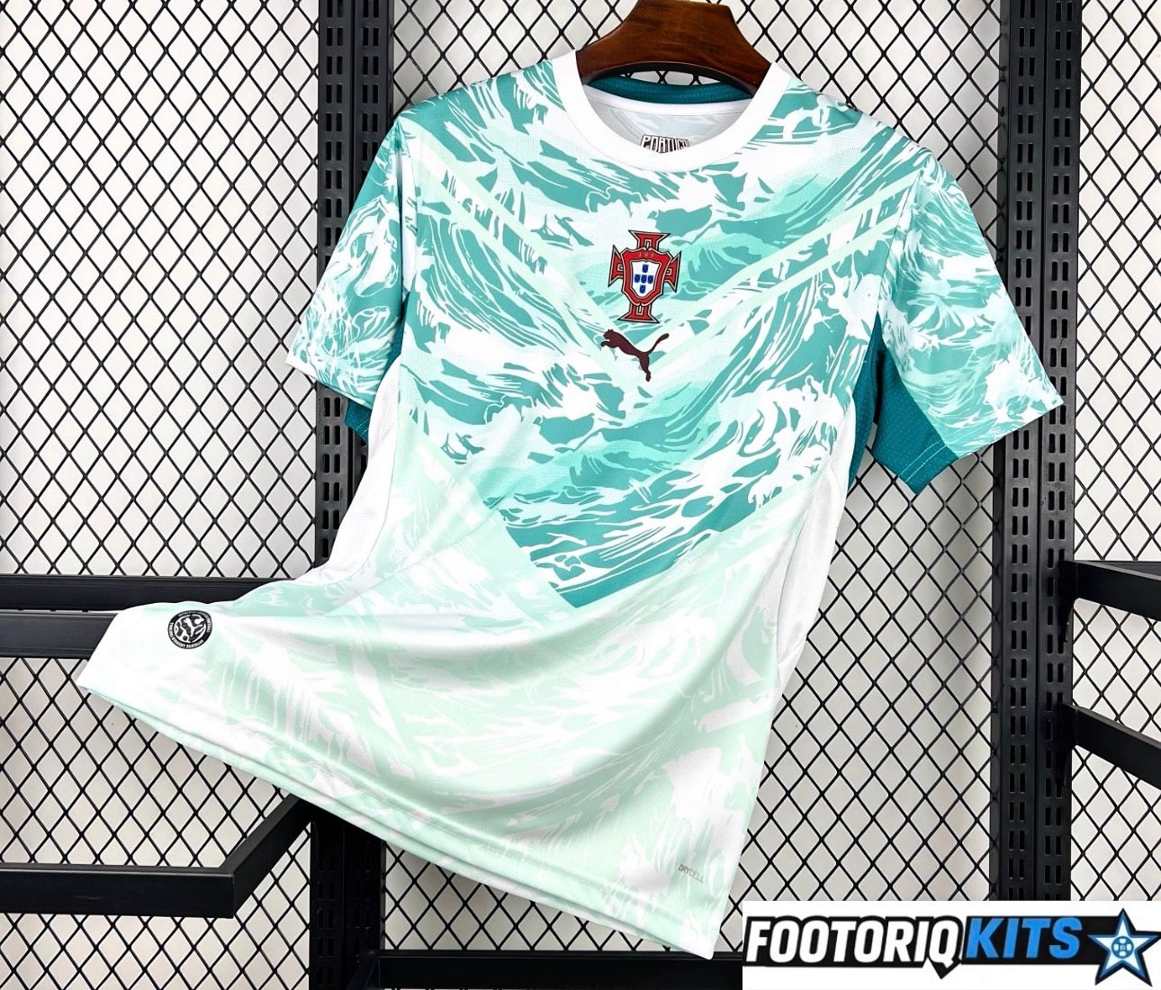 Footoriq Kits: La Zone Du Peuple