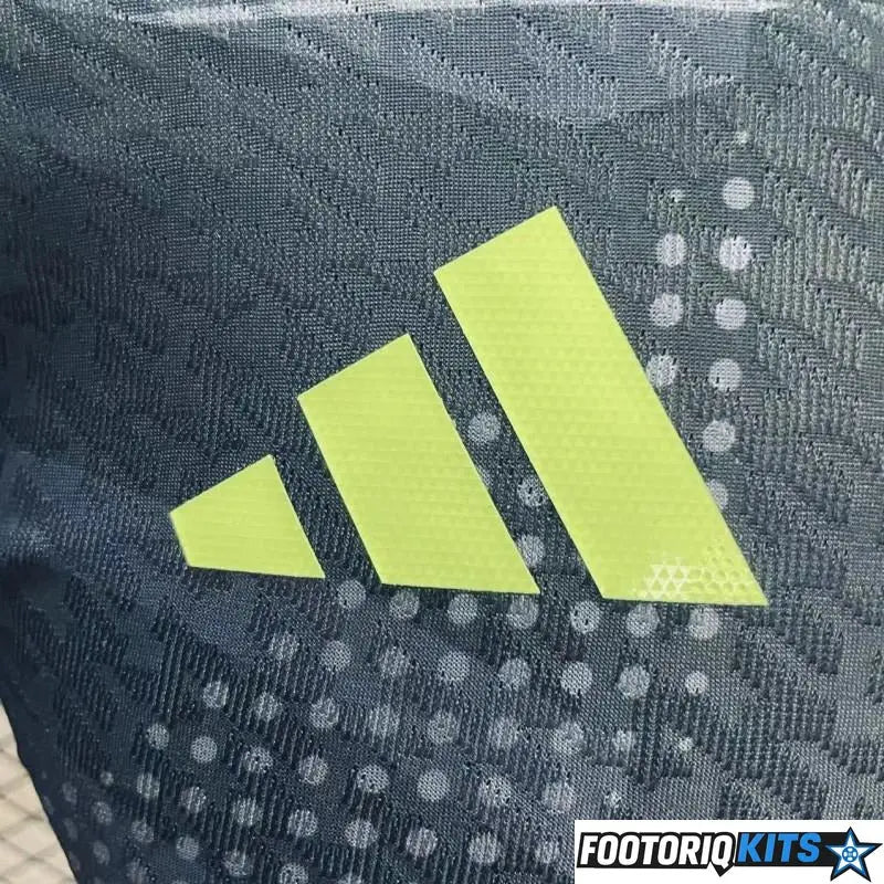 {{ product_title }} - maillot de football adulte et enfant personnalisable