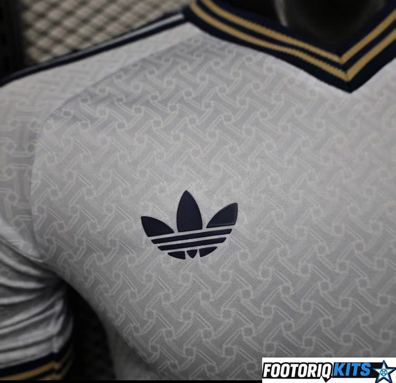 {{ product_title }} - maillot de football adulte et enfant personnalisable