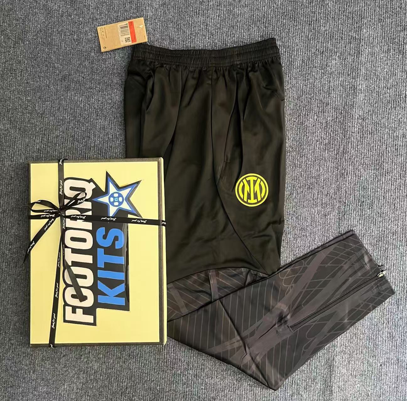 Coupe Vent Inter Milan avec pantalon Bleu et Noir 25/26