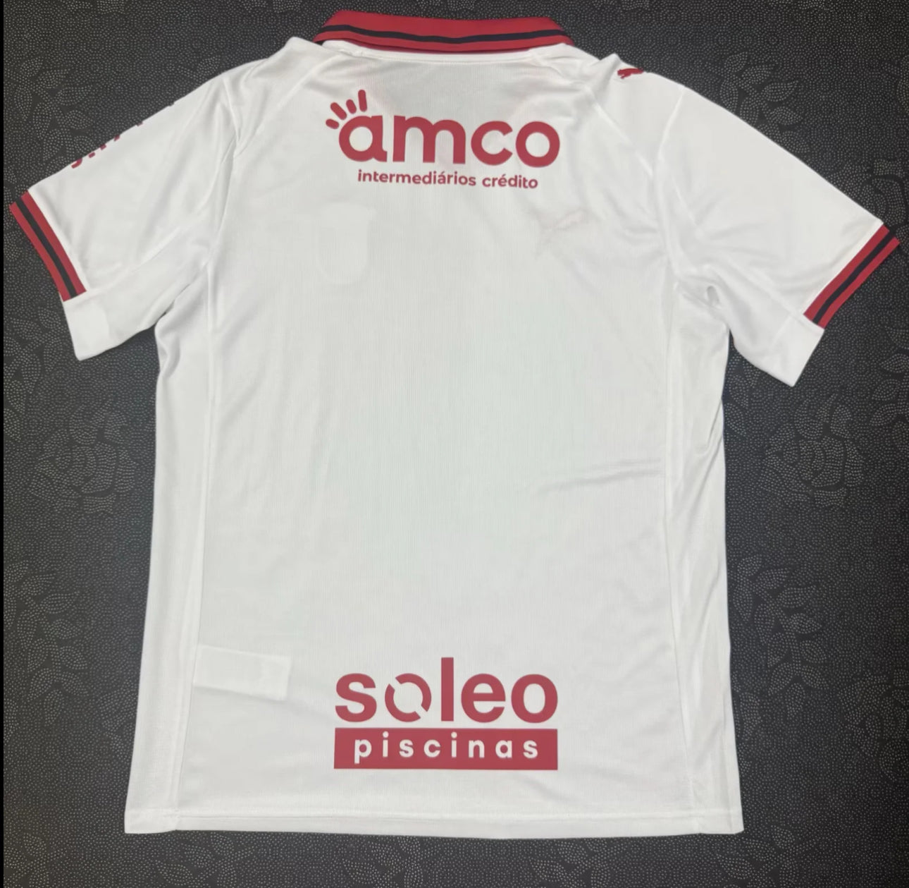 Footoriq Kits: La Zone Du Peuple