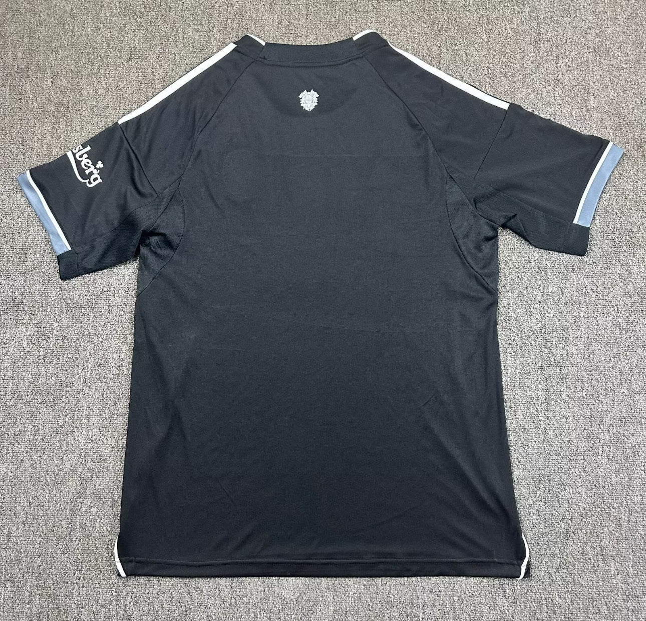 Footoriq Kits: La Zone Du Peuple