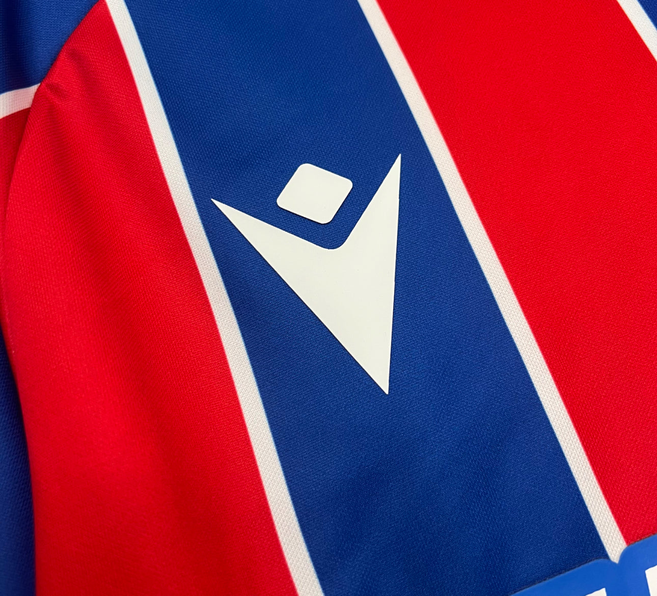 Maillot Crystal Palace Domicile Bleu et Rouge 25/26
