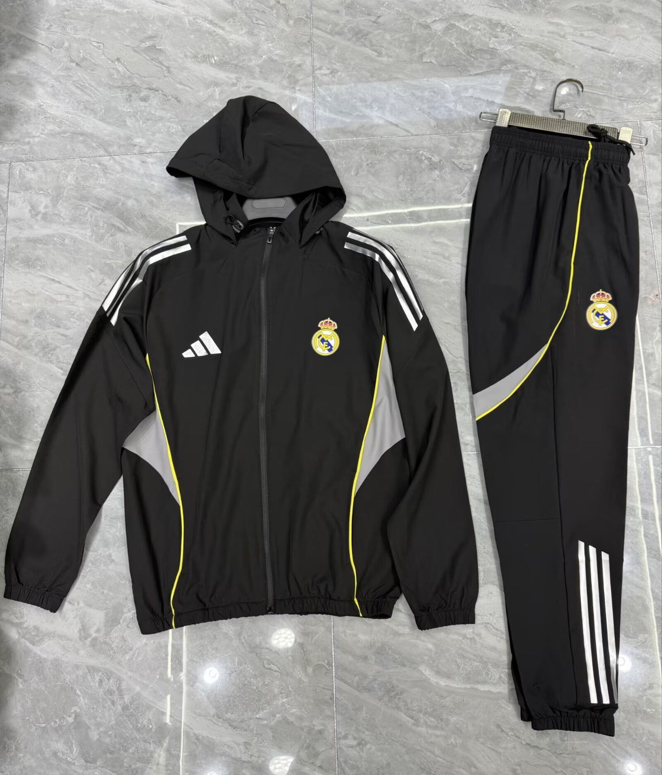 Footoriq Kits: La Zone Du Peuple