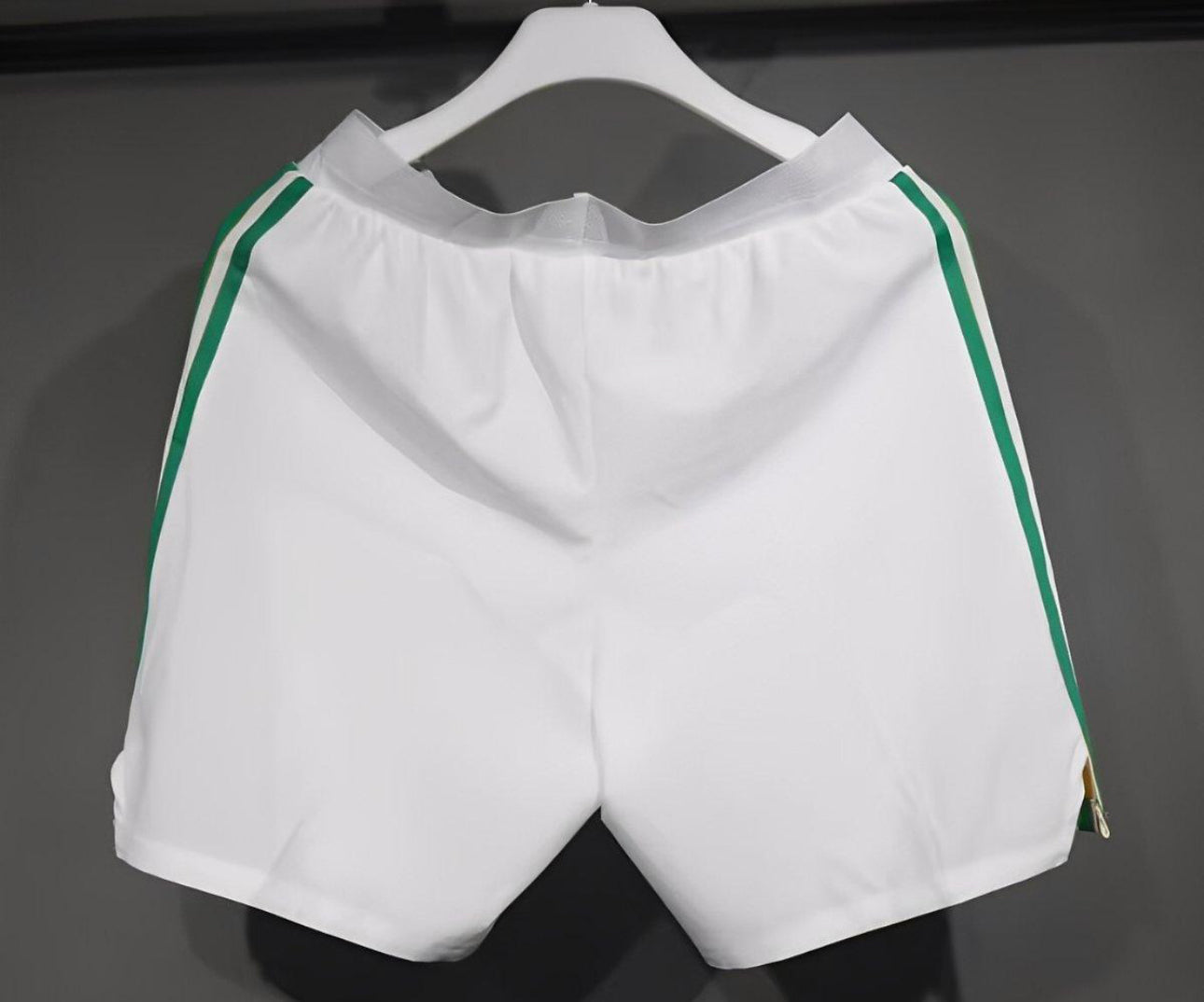 Footoriq Kits: La Zone Du Peuple