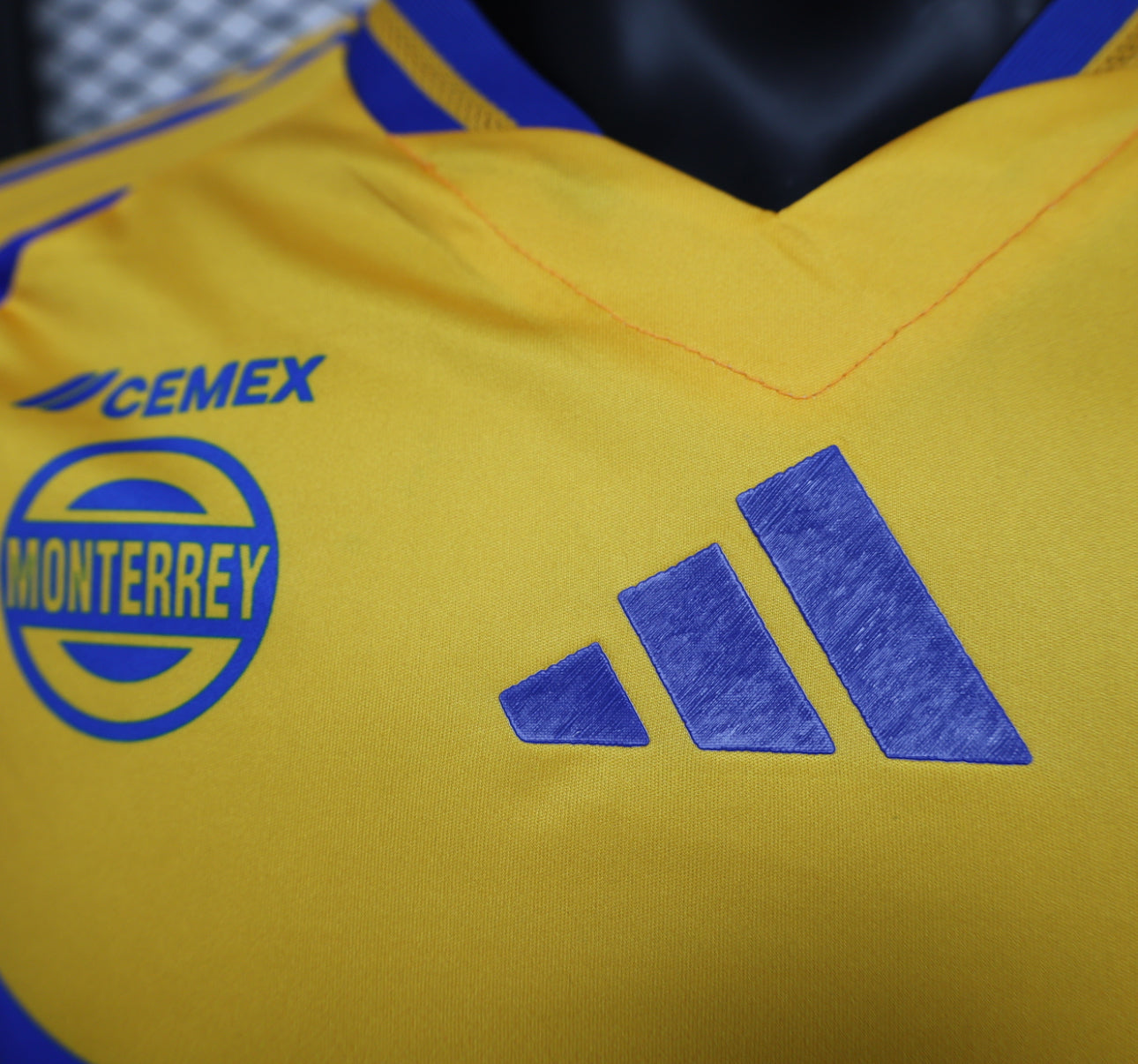 Gelbes Tigers-Heimtrikot 24/25