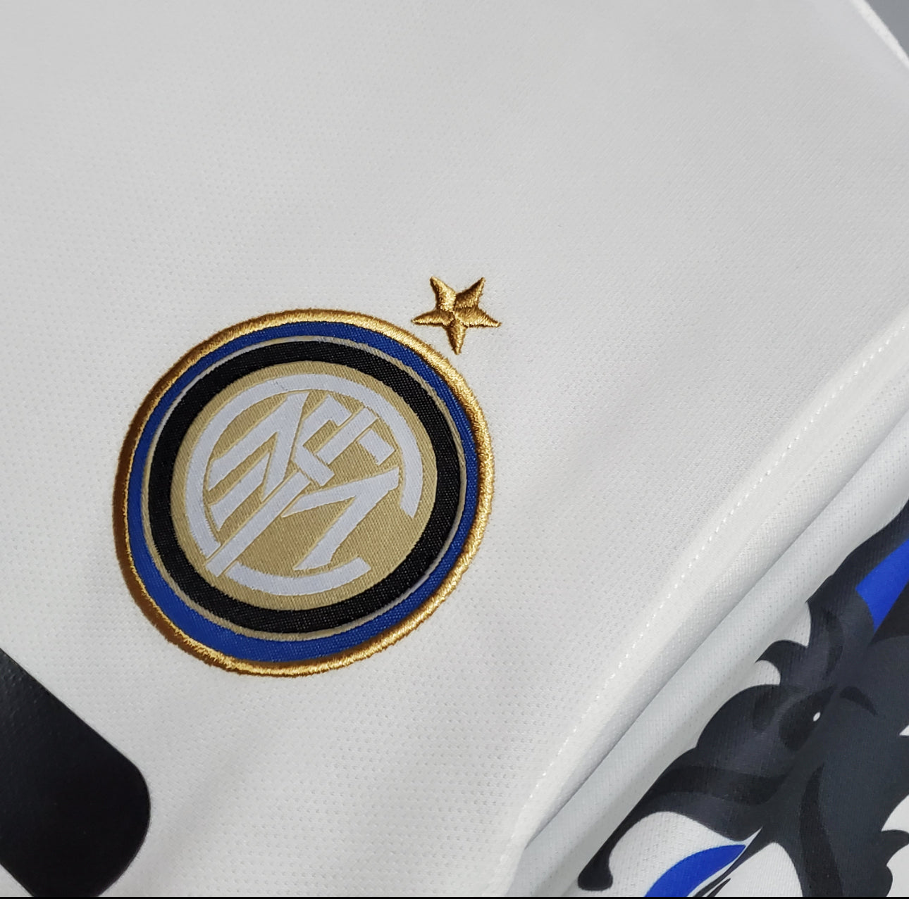 Inter Milan Away Retro Shirt 10/11