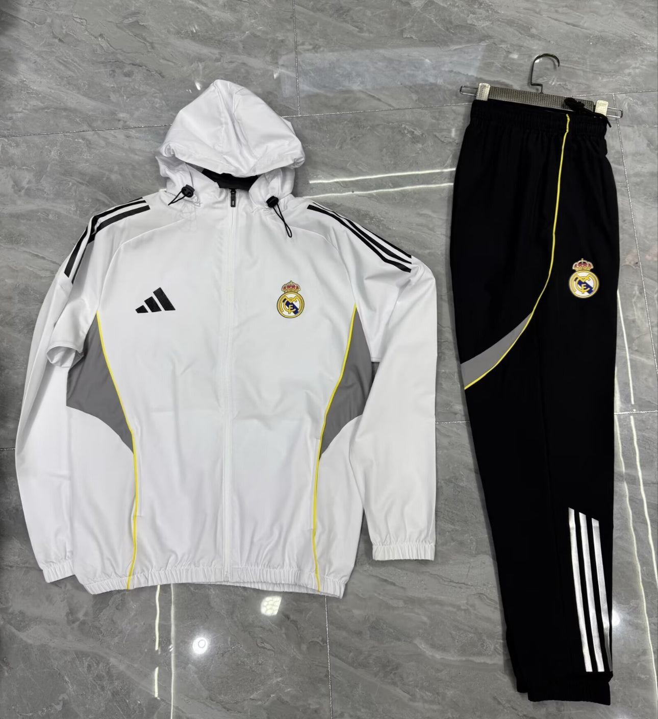 Footoriq Kits: La Zone Du Peuple